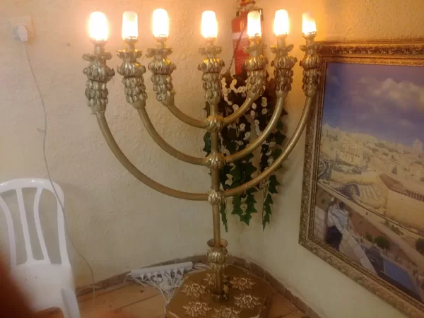 שחזור מנורת הזהב באתנחתא ברובע
